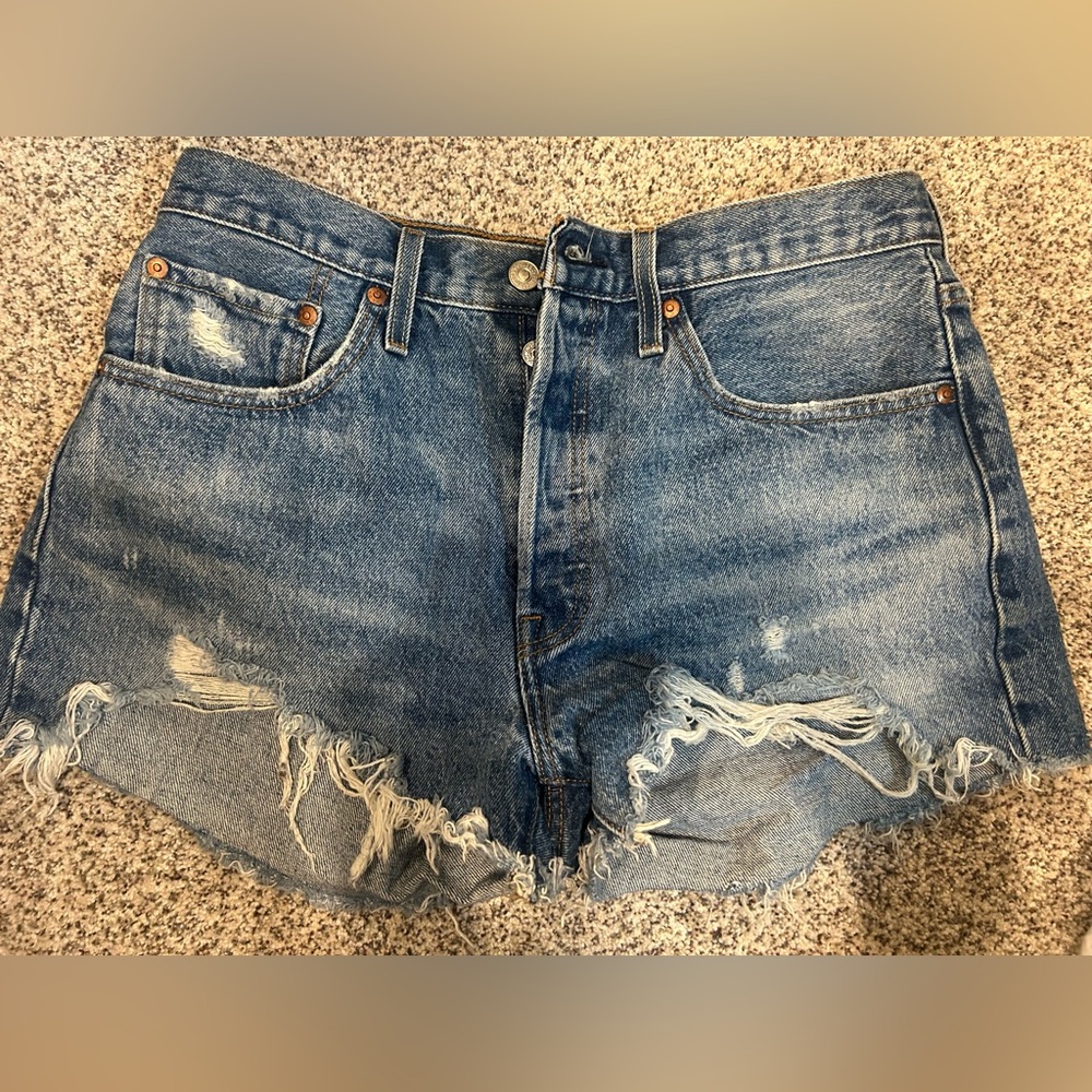 Levi Medium Wash 501 Jean Shorts - W29